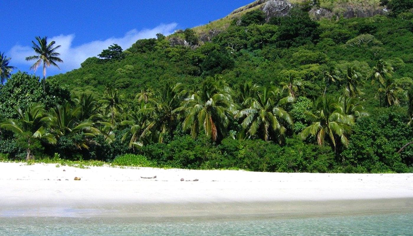 plage de sable fin Fidji